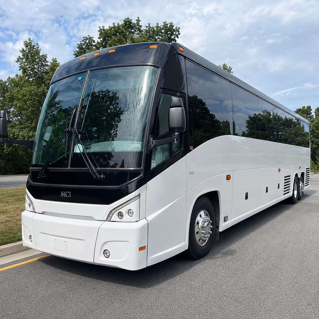 charter bus shuttles for warehouse and logistics groups near route 440